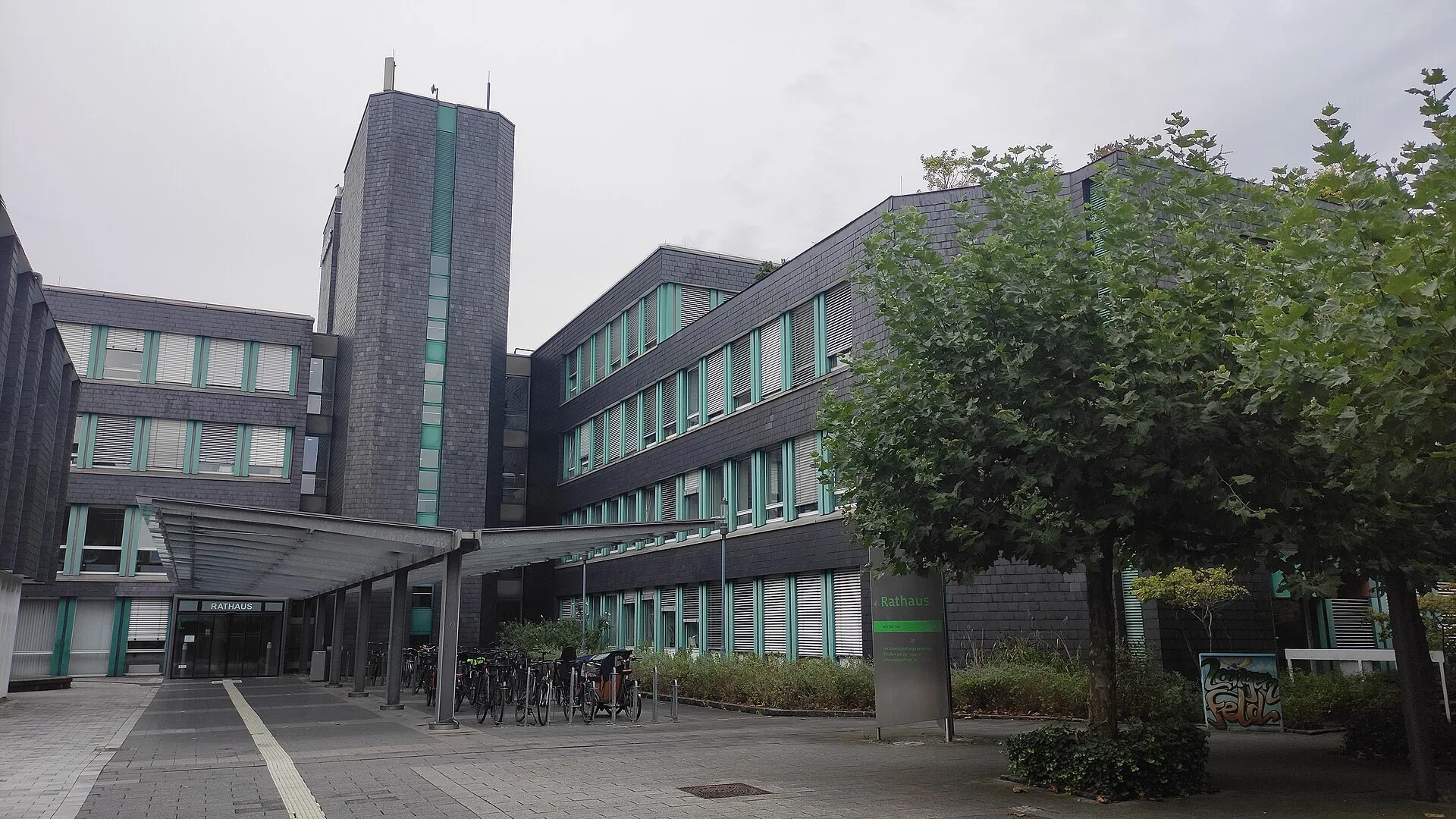 Langenfeld - Rathaus in der Stadt Langenfeld (Rheinland)